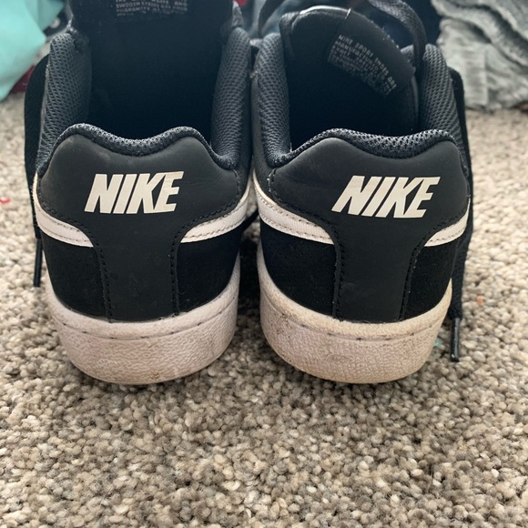 Nike sneakers - Picture 2 of 5